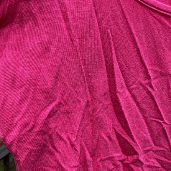 No name brand bright pink long sleeved crop top, low cut front is pilling Sz. M - Picture 2 of 7